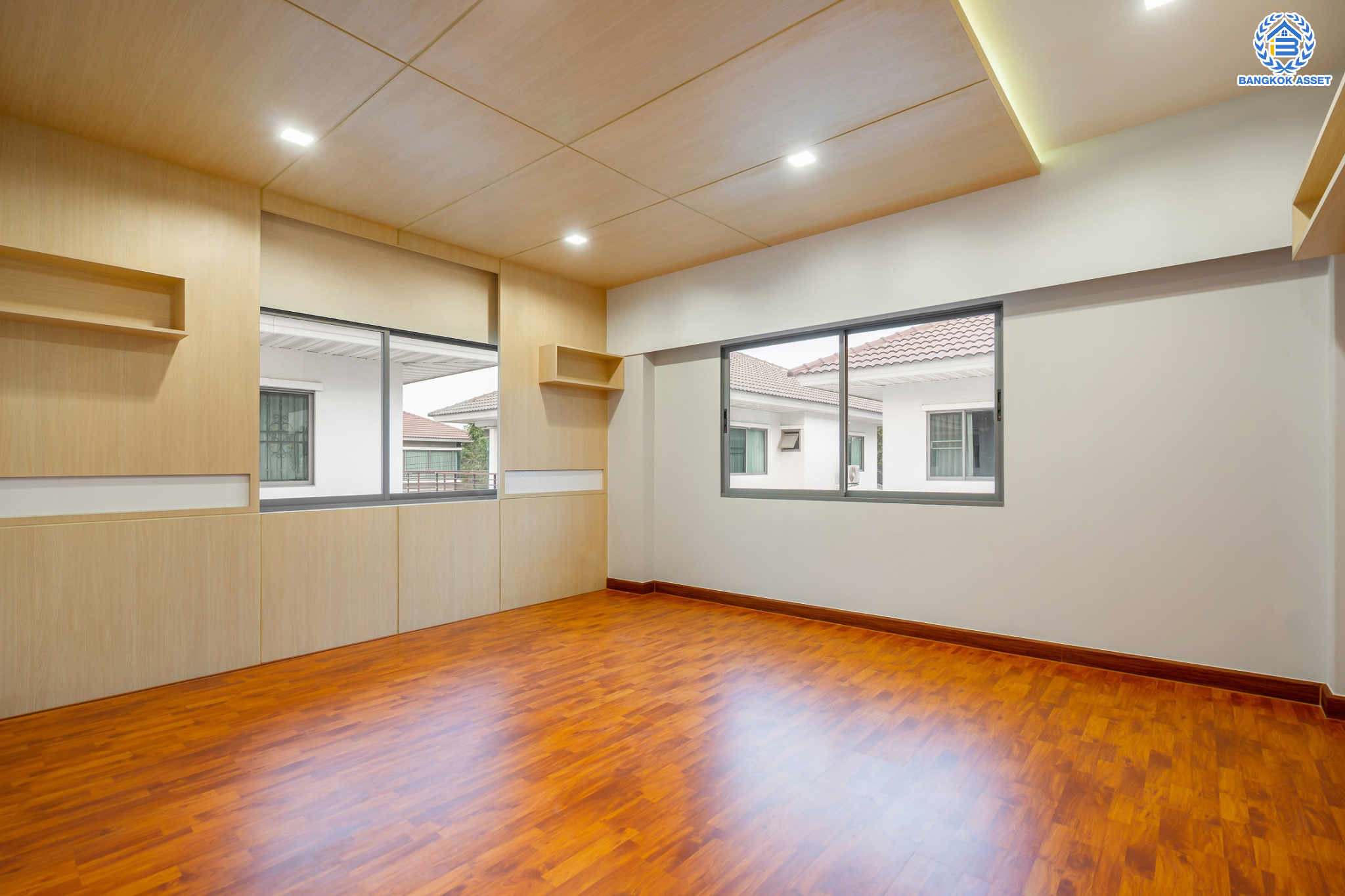 บ้านมือสองตกแต่งใหม่ ม.เพอร์เฟคเพลส แจ้งวัฒนะ บ้านเดี่ยวหลังใหญ่ เนื้อที่ 61.9 ตร.ว. ฟังก์ชัน 3 ห้องนอน 4 ห้องน้ำ 1 ห้องแม่บ้าน จอดรถได้ 2 คัน รองรับทุกการอยู่อาศัย บนทำเลศักยภาพ ใกล้เซ็นทรัลแจ้งวัฒนะ ทางด่วน และรถไฟฟ้าสายสีชมพู "สถานีแยกปากเกร็ด"